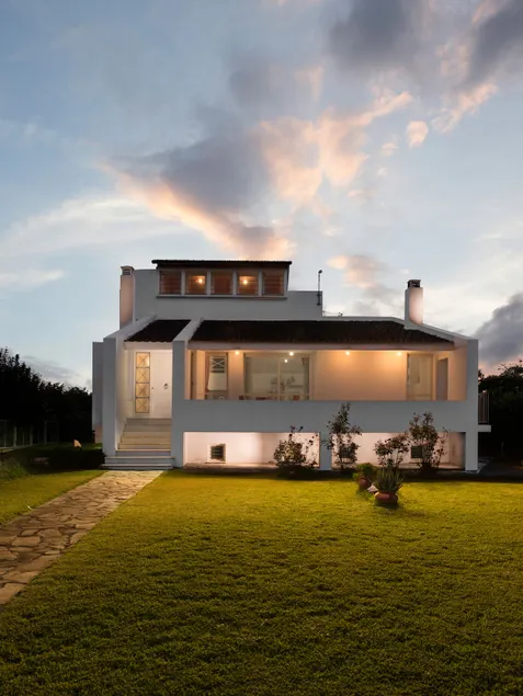 Holiday home next to orange tree orchard with pool - Image 1