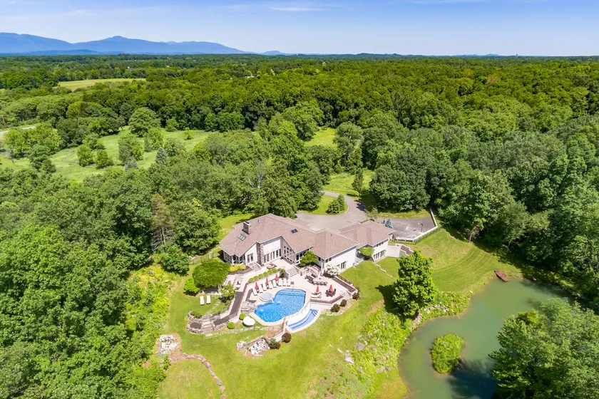NEW! 21 Acre Modern Luxury Estate. Pool*Gym*Movie - Image 1