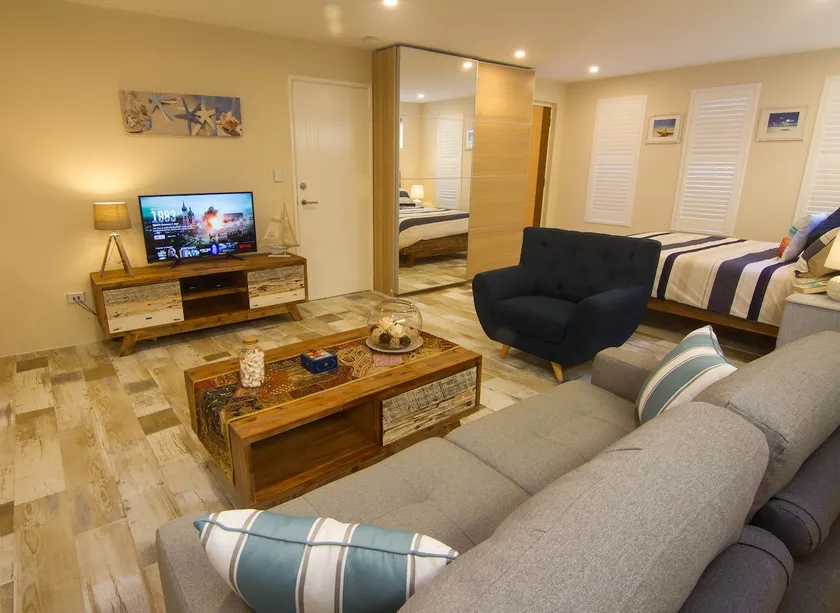 Seaside Rocks Studio Apartment - Stay & Relax - Image 1