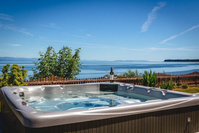 Large Oceanfront House with Hot Tub! - Image 1
