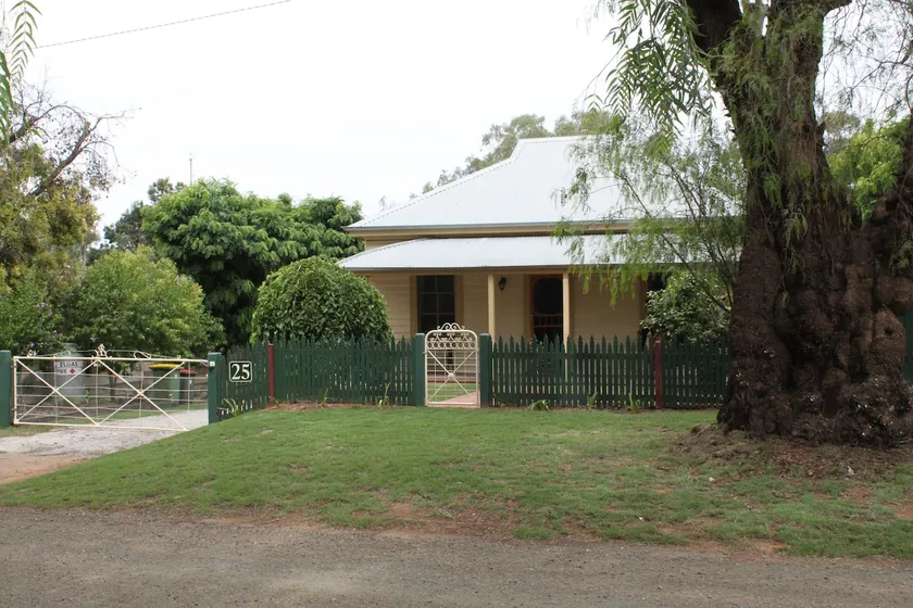 Peppercorn Cottage Echuca - Image 1