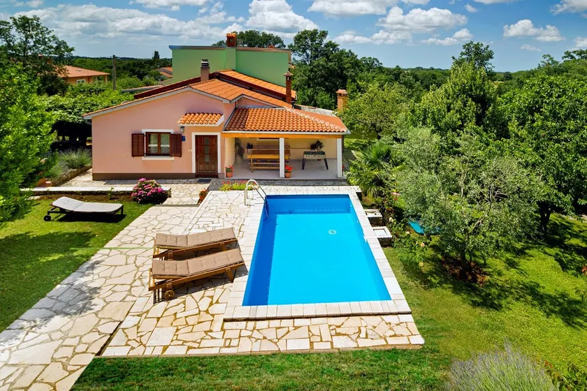 Holiday home Ecio, with a large garden, fenced - Image 1