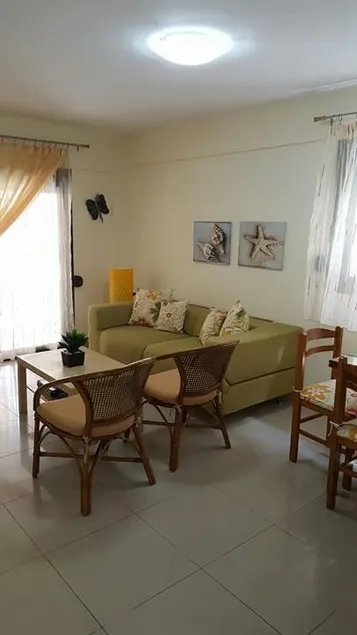 Summer house in Nea Potidaia - Image 1