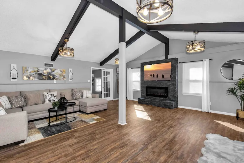 Modern Farmhouse 4 Bedroom Home Away From Home - Image 1