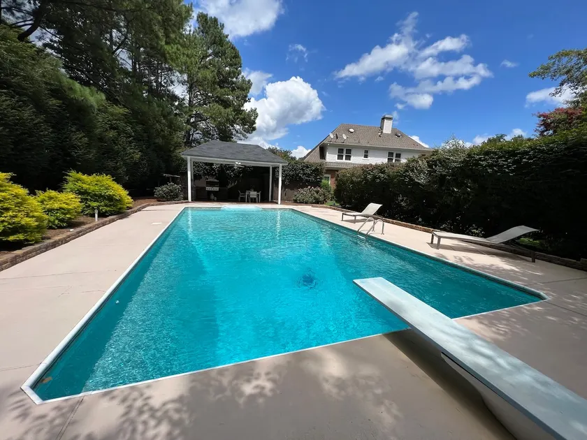 Paradise in East Cobb with pool - Image 1