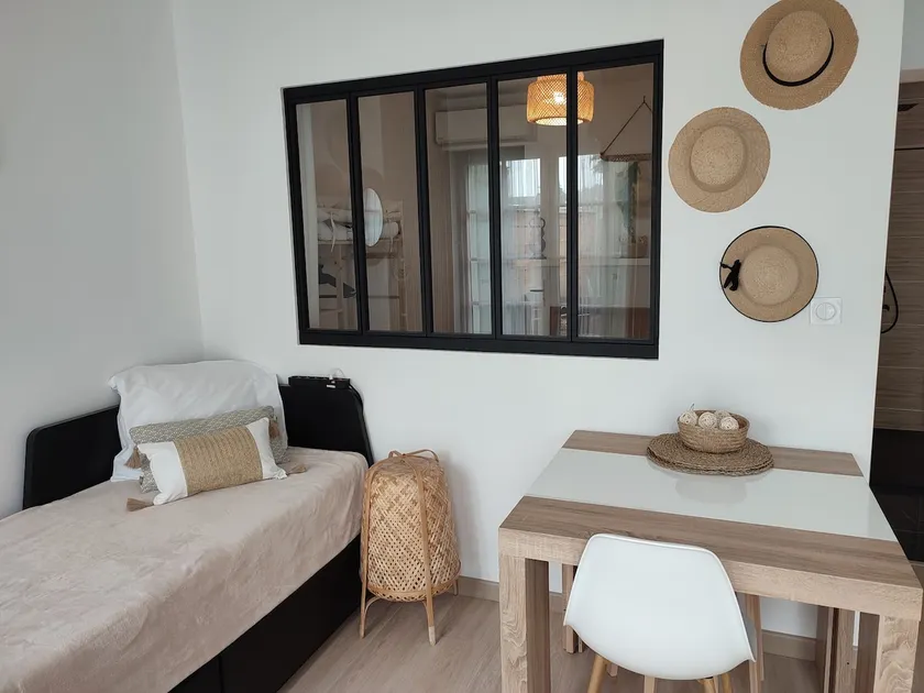 New apartment 2024 at 450 m basilica - rue Laporte - Image 1