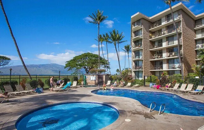 Walk to Beach • FREE Paddleboard • Pools - Image 1