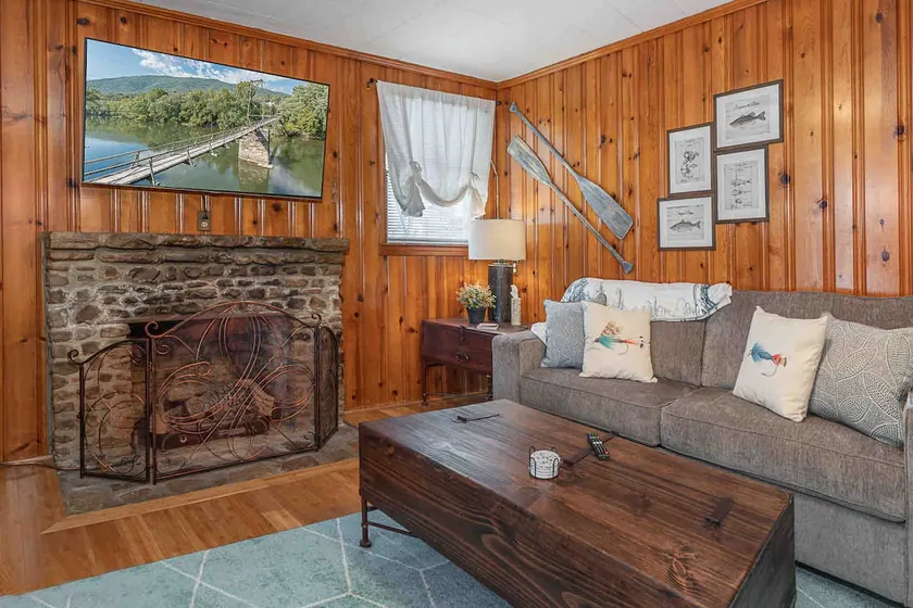 Charming James River Cottage - Image 1