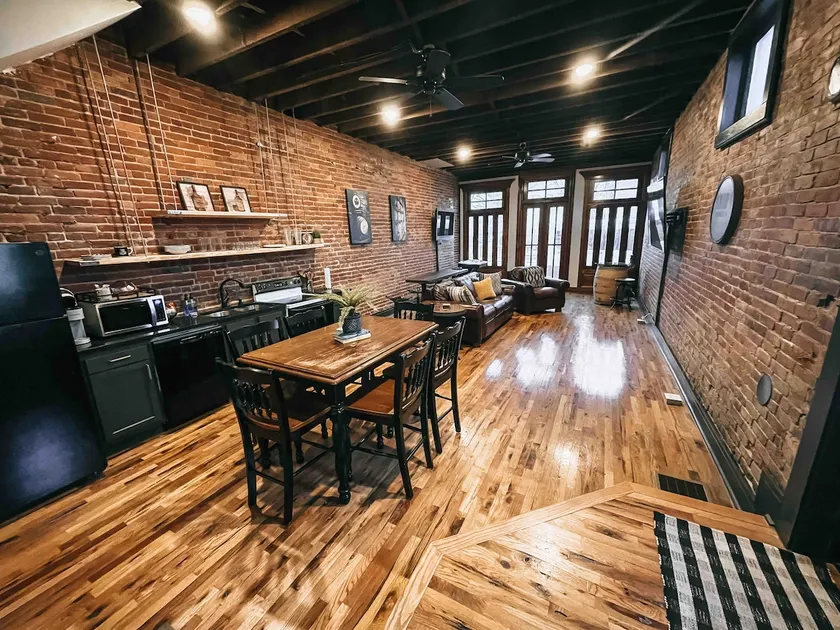 Firepit/Gaming/Historical bldg. - Image 1