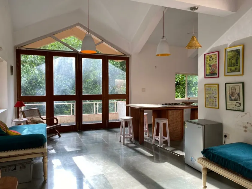 Airy one bedroom apartment with a pool - Image 1