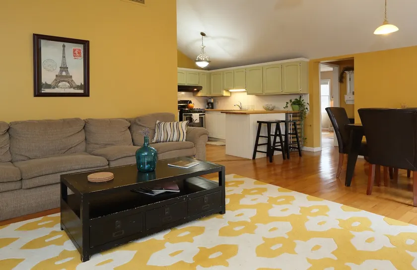 Adorable Cottage - Image 1