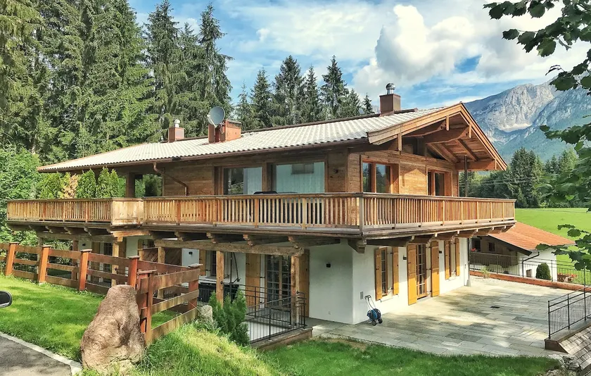 Alpine chalet with sauna and fantastic mountain views - Image 1