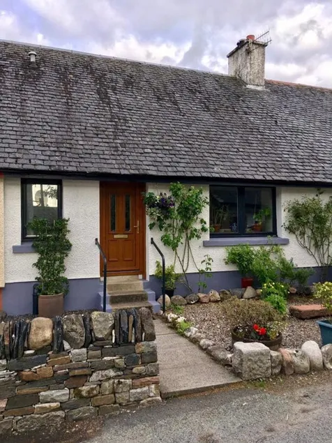 Holly Cottage - Image 1