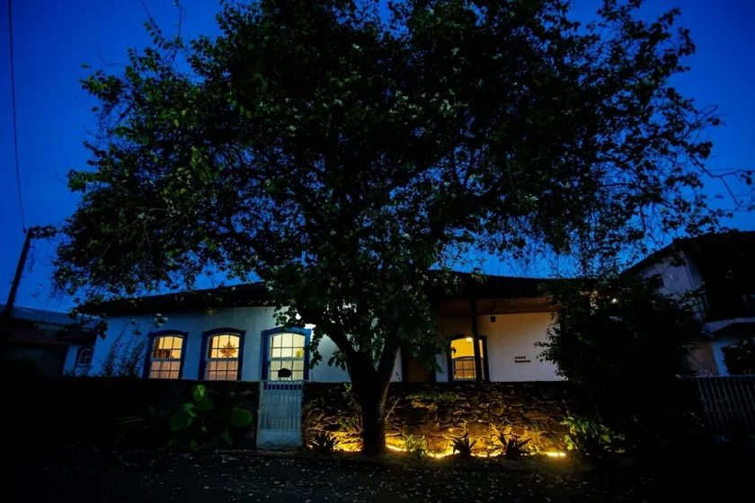 Large, equipped, charming and close to the Center. - Image 1
