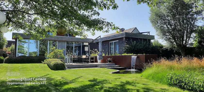Modern villa with sun terrace and swimming pond - Image 1