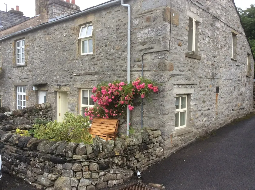 Cosy 2 Bed traditional 200 year old Yorkshire Dales Cottage. - Image 1