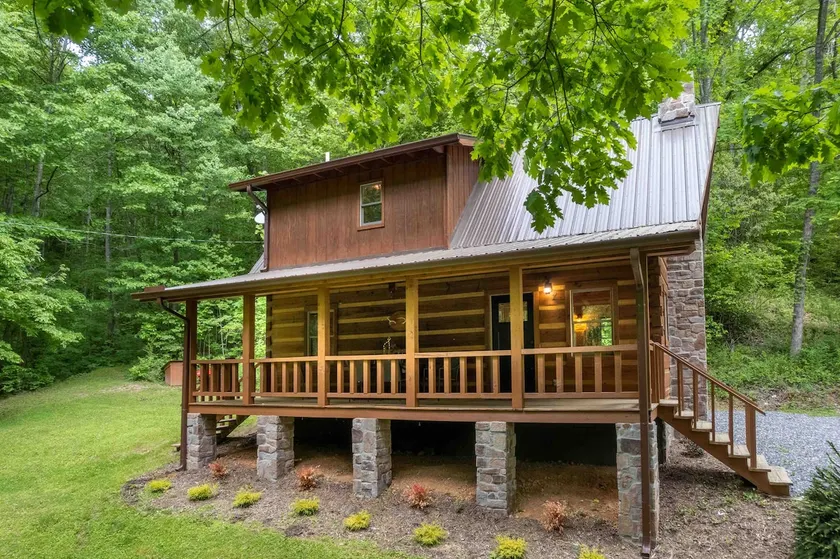 Cozy Cabin - Image 1