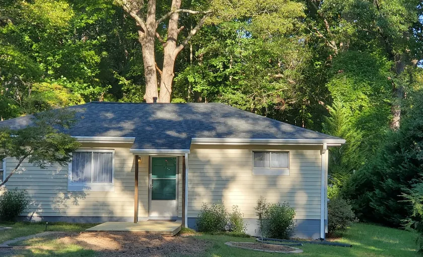 Simple Circle Cottage - Quiet. Quaint. Close. - Image 1