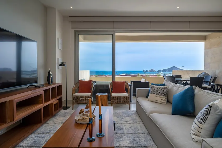 Beautiful apartment with a terrace and private garden - Image 1