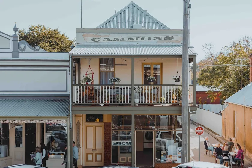 Historic Gammons Stunning Balcony Views Central - Image 1