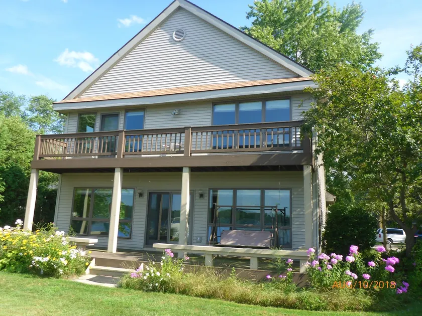 Portage Lake Premium -- 5 Bed Room Paradise !!! - Image 1