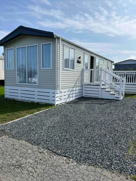 Sarah’s Sunny Haven - Image 1
