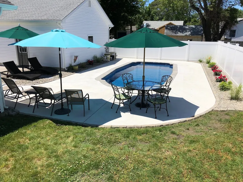 The Villa By the Bay POOL Private Heated Pool & Hot Tub! - Image 1