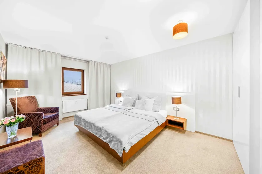 Spacious apartment (52m2) in perfect location - Image 1