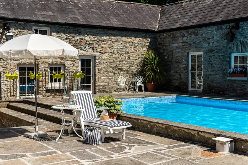 Ardnavaha House Poolside Cottages - see site - Image 1