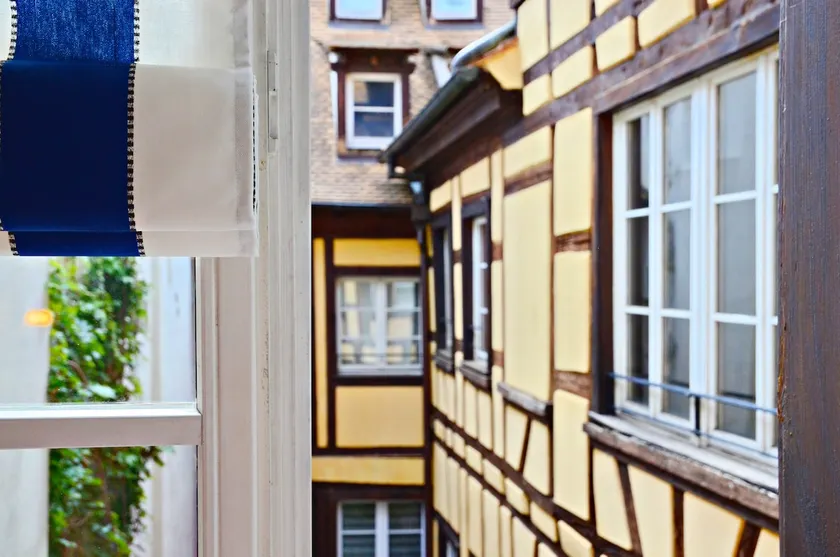 Four chairs, Strasbourg - Image 1