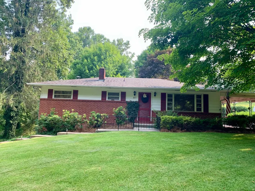 Vista View-Cozy & Relaxing Get-Away Home-Candler - Image 1