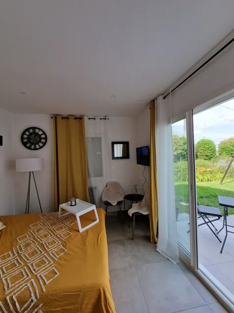 independent studio near Waligator and Aqualand - Image 1
