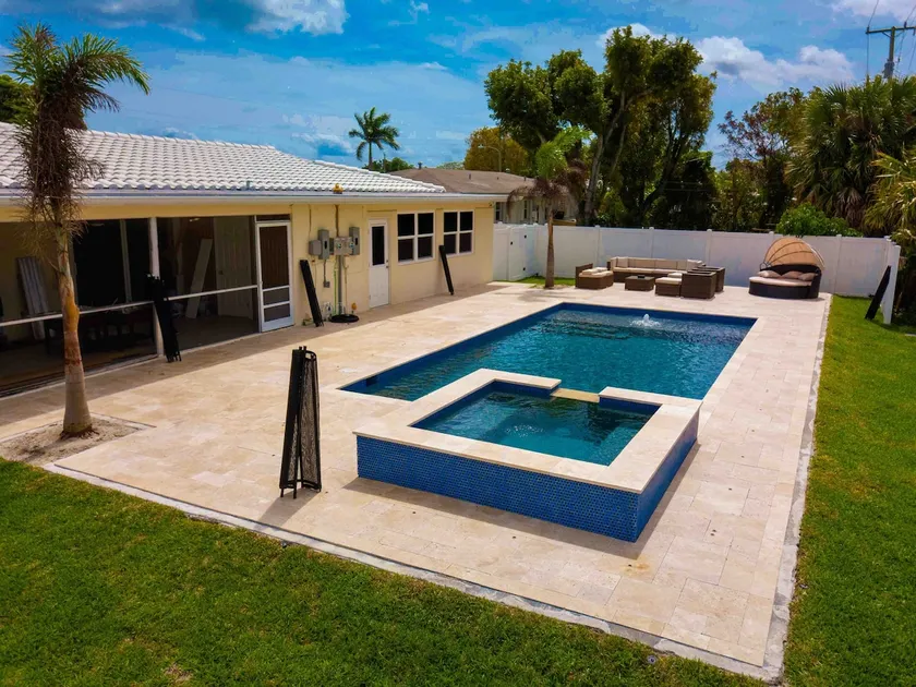 Home w/ a Salt Water Pool and Heated Spa - Image 1
