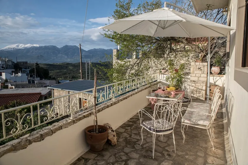 Bella Vista Apartment - Image 1