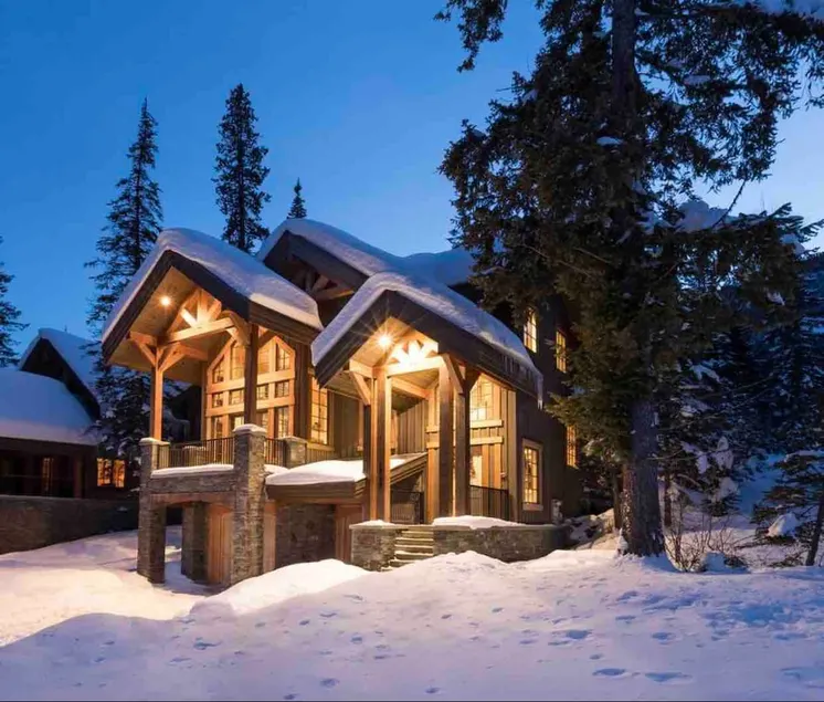 Family/group Ski chalet on the ski hill sleeps 13+ - Image 1