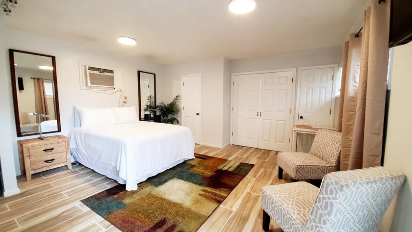 Modern Newly Renovated Cottage! - Image 1