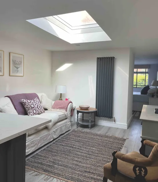 Self contained 1 bedroom annexe with free parking - Image 1