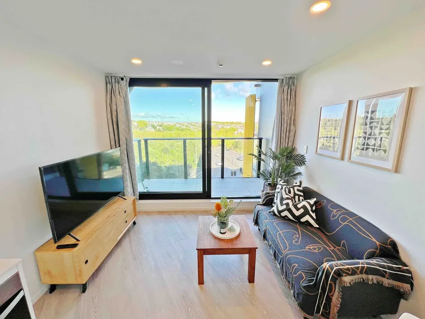 Stunning view 1-bedroom studio in city centre - Image 1