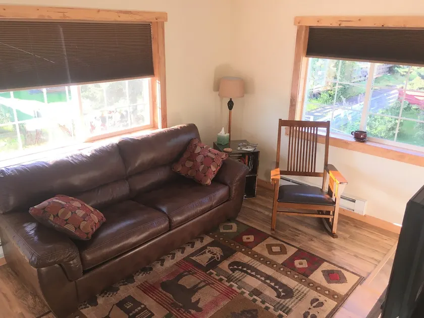 2bd Near Downtown! Right next to Elmendorf! - Image 1