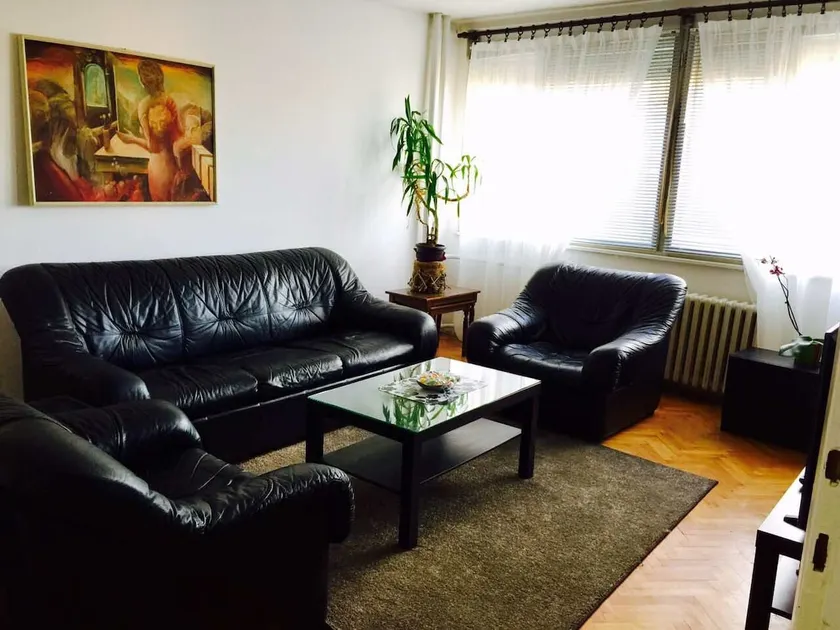 A flat in a great location! w/AC, optic internet - Image 1