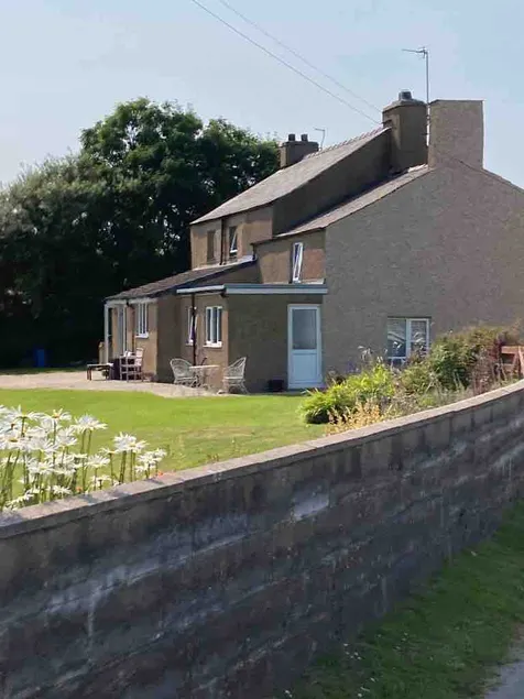 Seaview Cottage with Sea Views - Image 1