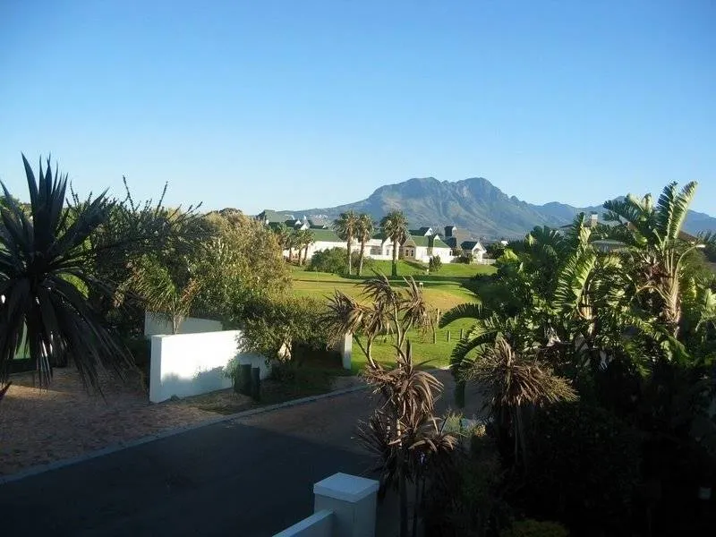 Greenways Golf Estate Sea View Apartment - Image 1