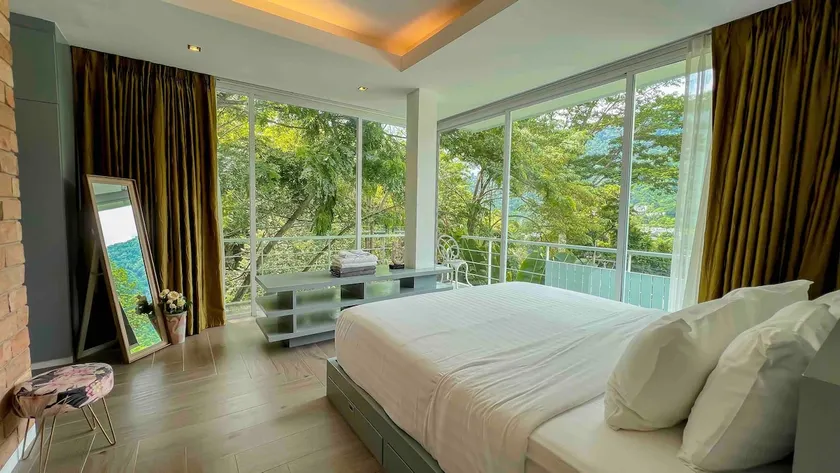 Great view in 81sqm top floor space in Kamala - Image 1