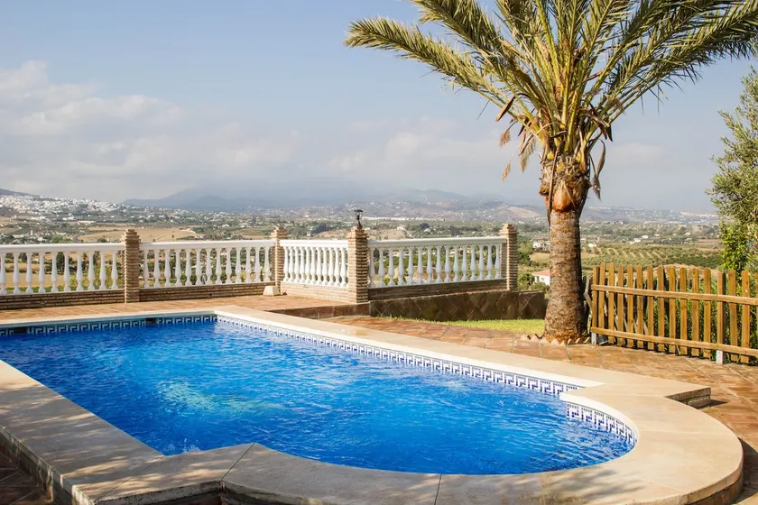 Quiet country house with panoramic views. - Image 1