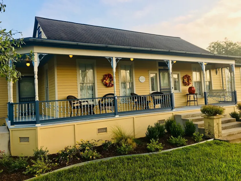 Luxe Lodging in Downtown Schulenburg - Image 1
