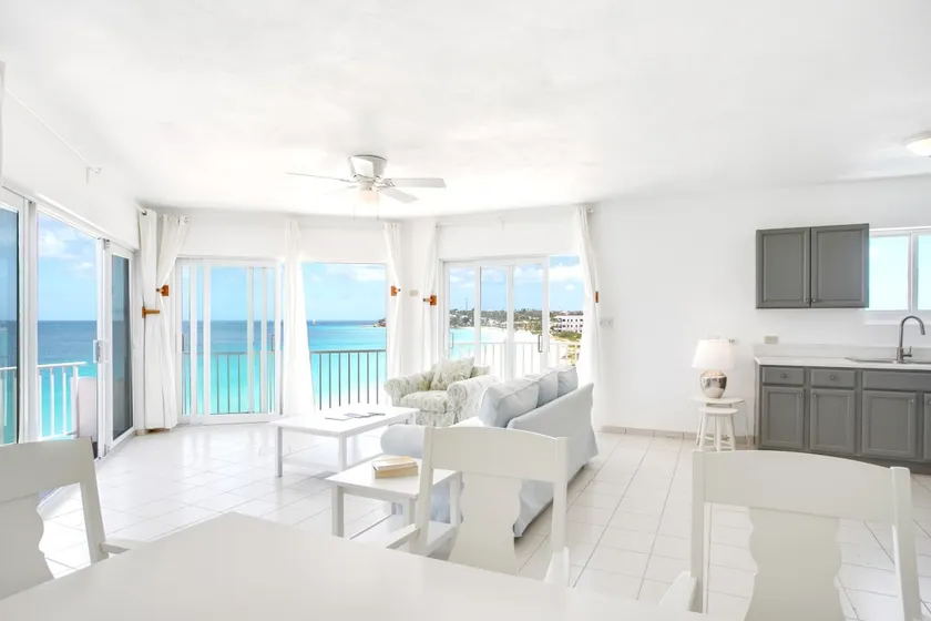 Turtles Nest Beach Resort - Beachfront 1 bedroom condo - Image 1