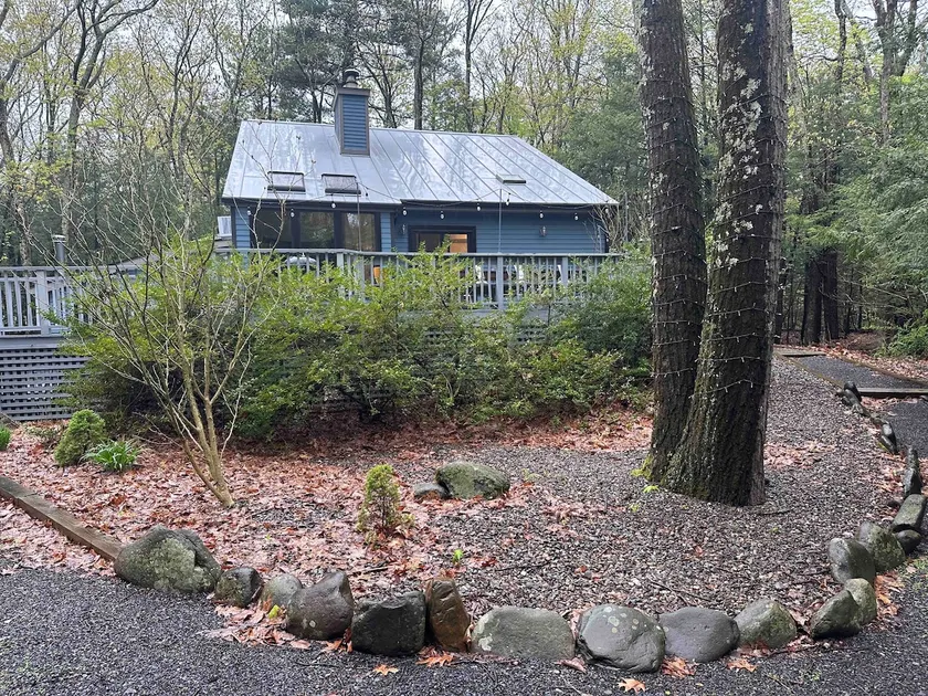 The Blue House Saugs - Hudson Valley Spring Escape - Image 1