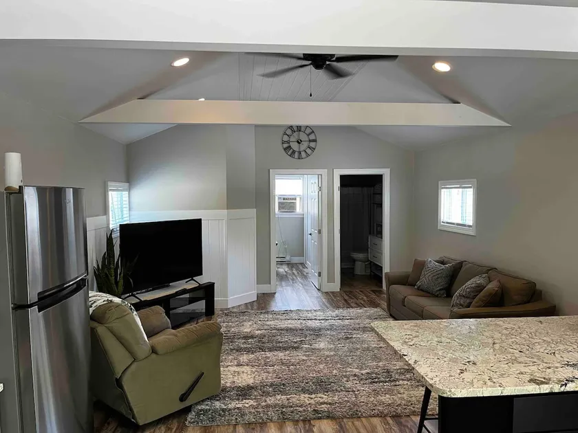 Beautiful newly updated apartment in Fairton. - Image 1