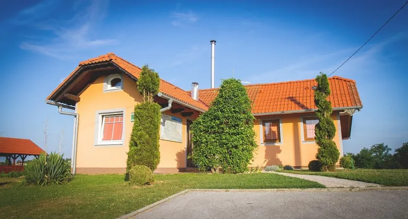 Charming holiday home - Image 1