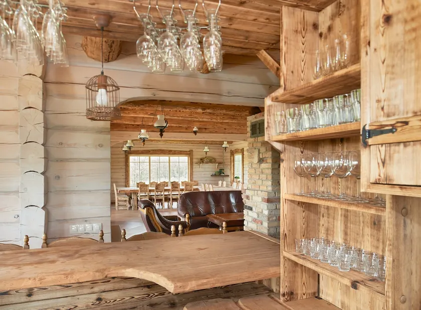 Beautiful spacious log house near the lake 3 - Image 1